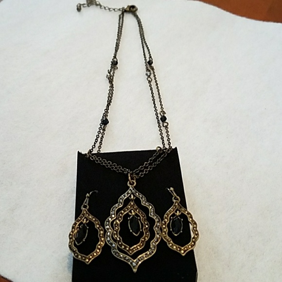 AVON Jet Accented Double Strand Giftset - Picture 3 of 3